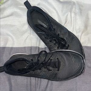 nike black running shoes